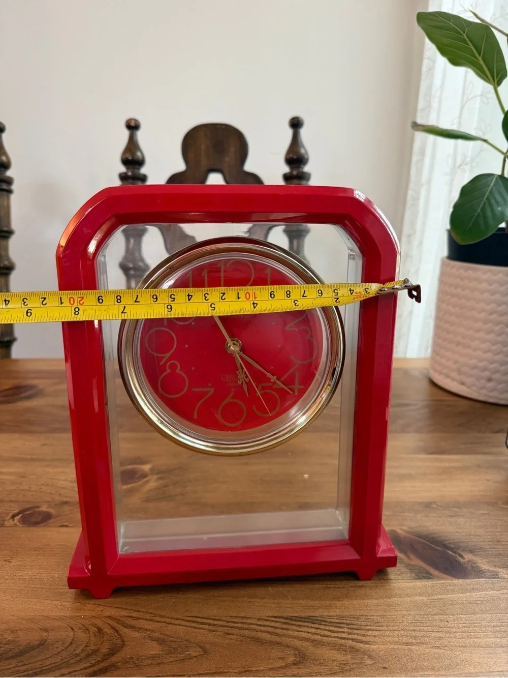 Red Acrylic Mantel Clock with Gold Accents vintage HOUSYO QUARTZ JAPAN TOYO